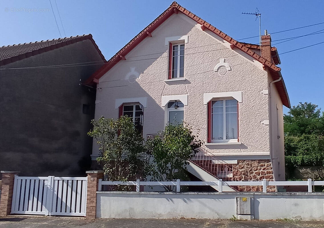 Maison à MONTLUCON