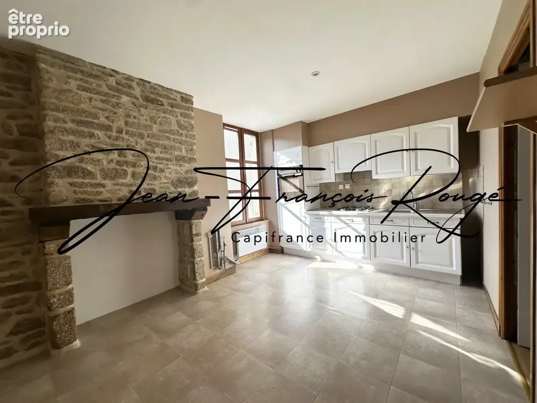 Face à l'église Saint-Pierre, appartement T3 de 72 m², dans une petite copropriété !!! - photo 4
