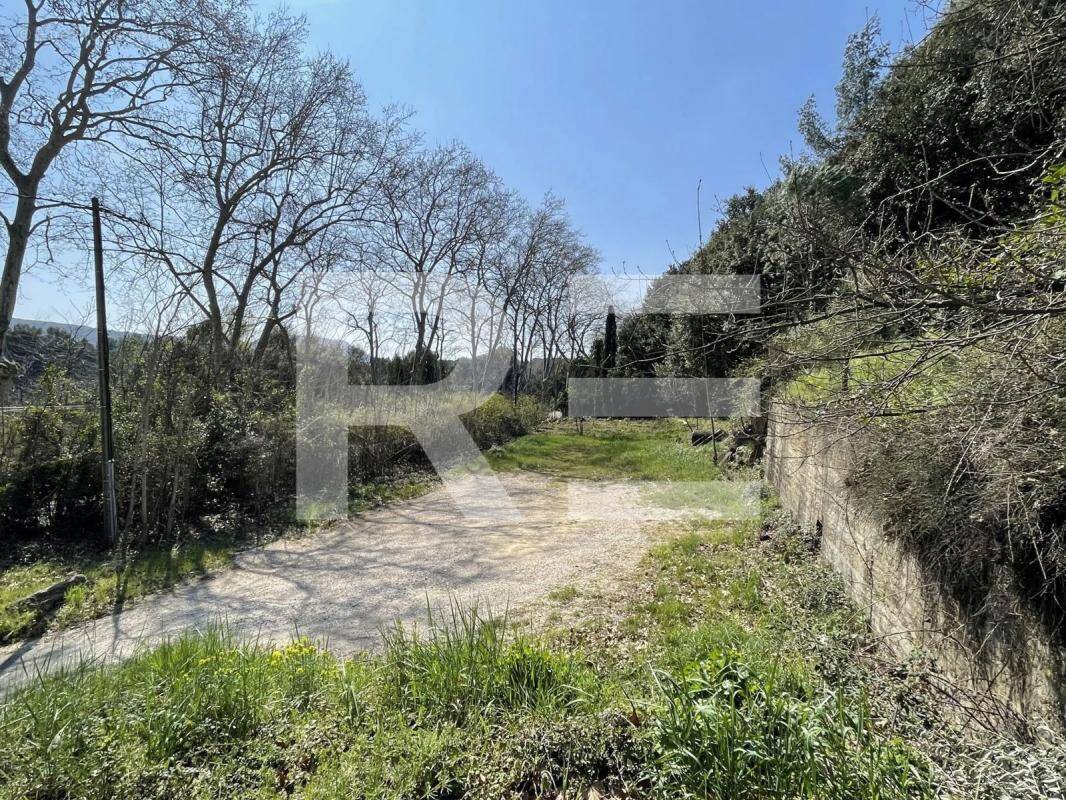 Terrain à BAGNOLS-SUR-CEZE