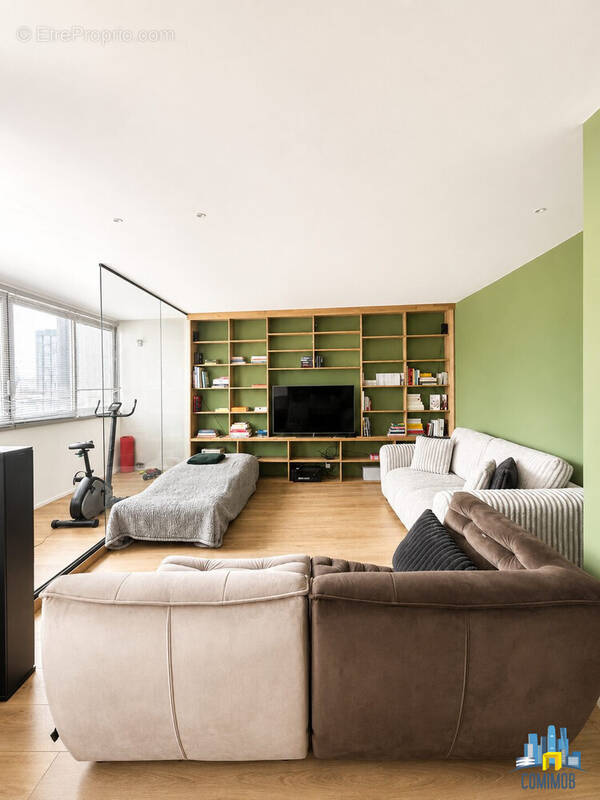 Appartement à COURBEVOIE