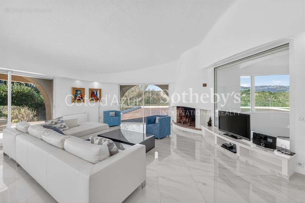 Maison à MOUANS-SARTOUX