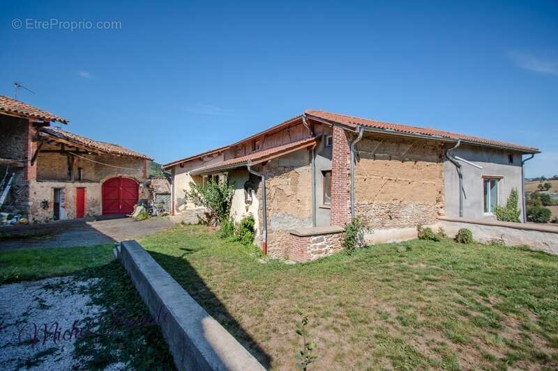 Ferme rénovée 205 m² – 6 chambres – terrain 16 000 m² – géothermie – vue – Montromant (69) - photo 22