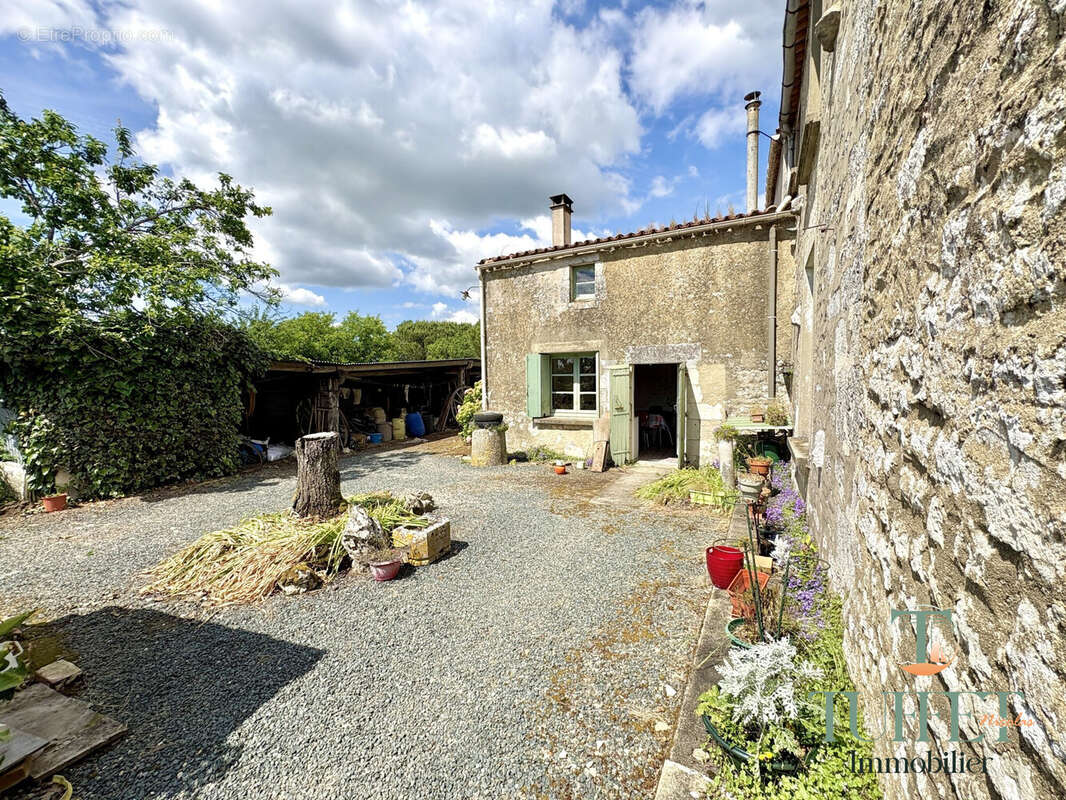Maison à SAINT-SORNIN