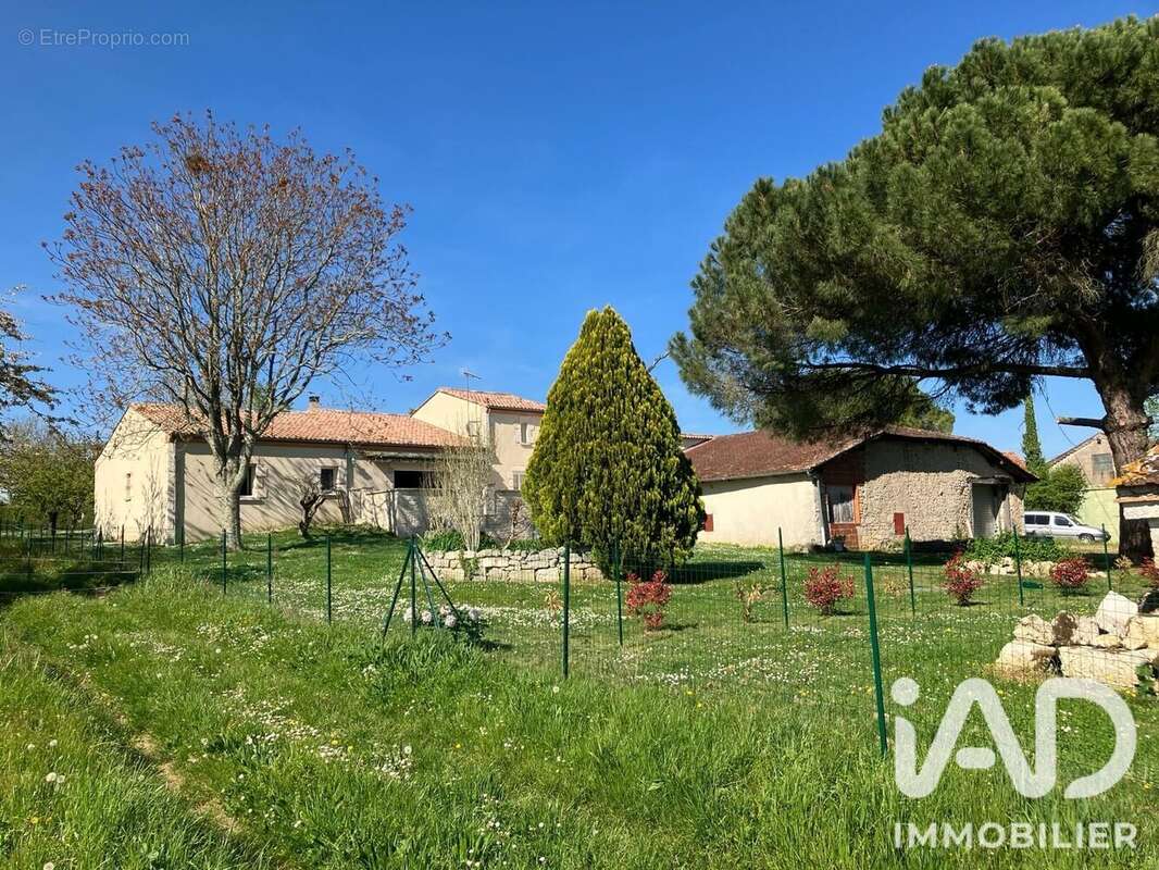 Maison 215 m² à Sainte-Colombe-De-Villeneuve  - photo 5