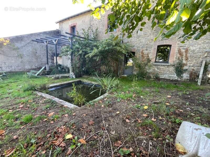 Maison à SAINTE-FEYRE