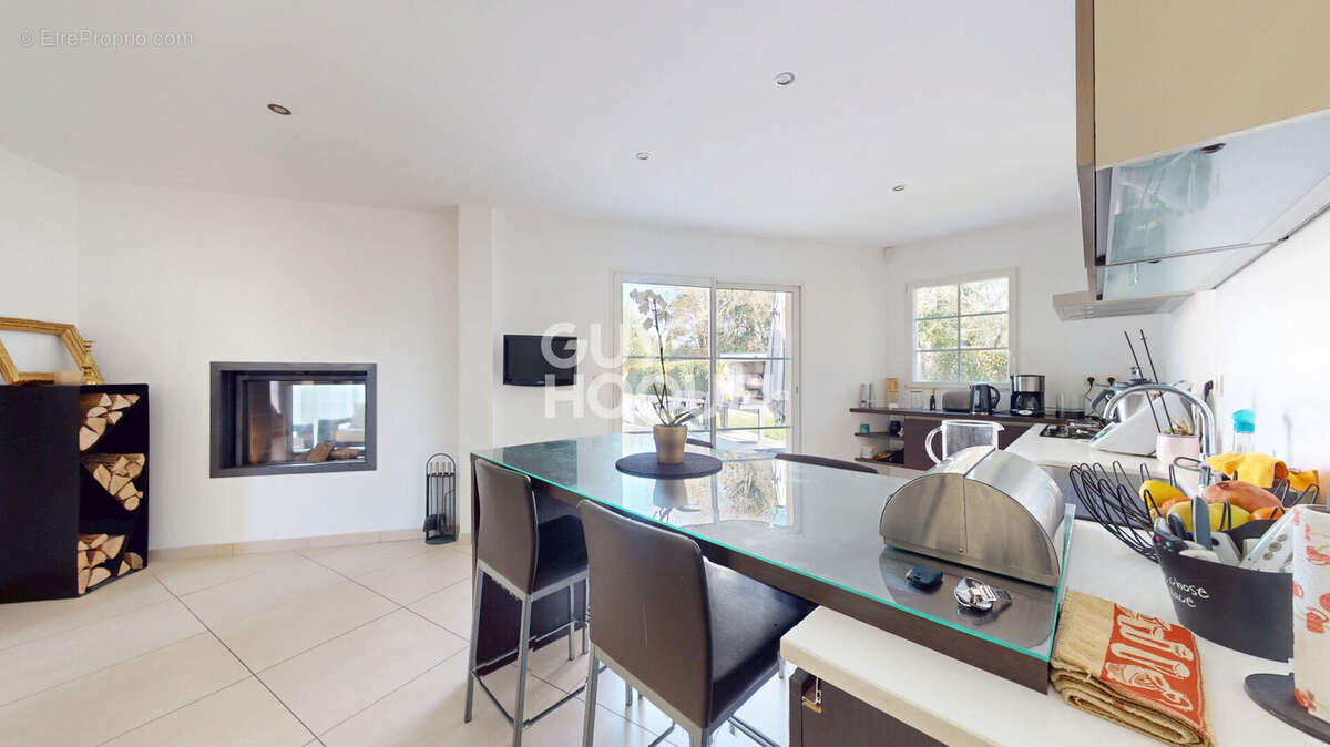 Maison à SAINT-CYR-SUR-LOIRE