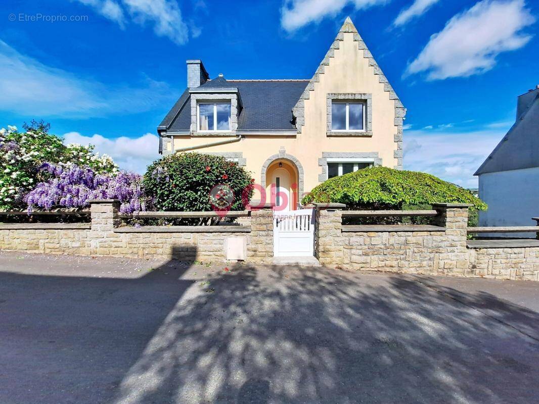 Maison à PONT-DE-BUIS-LES-QUIMERCH