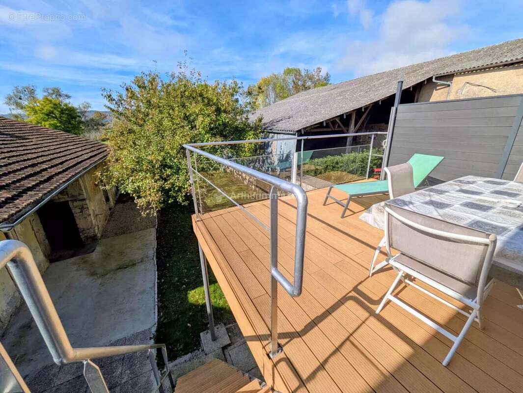 Maison à NEUFCHATEAU