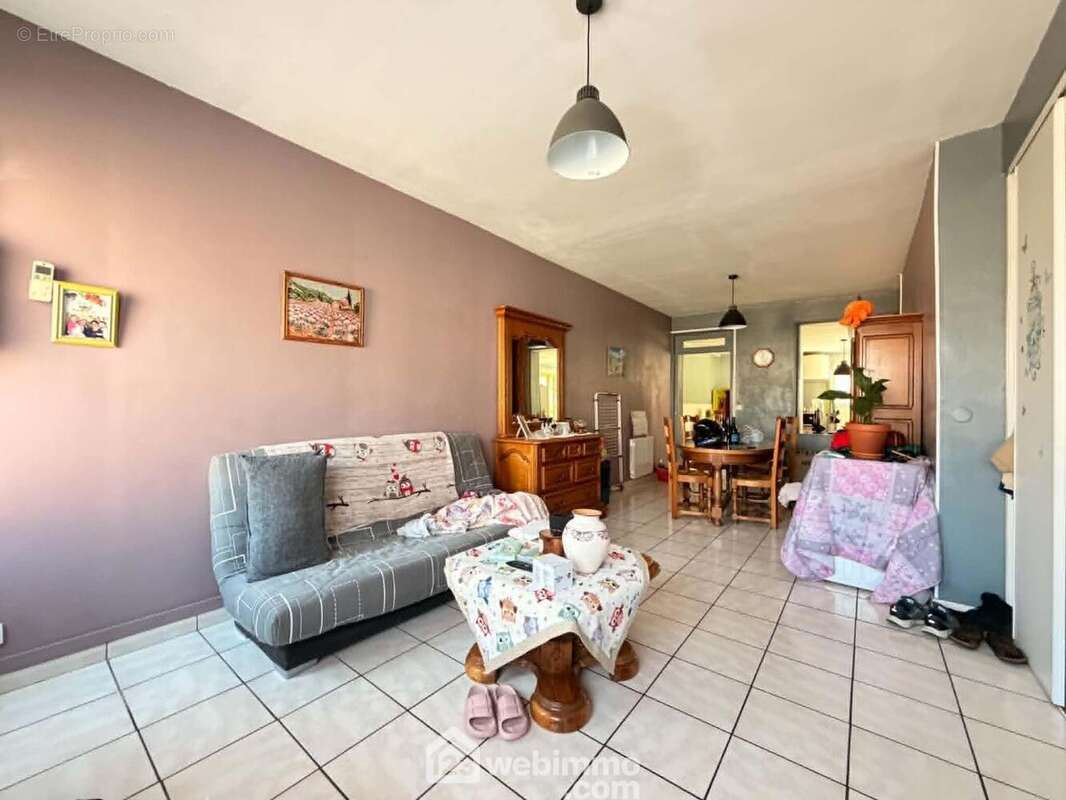 Un séjour spacieux et lumineux avec ... - Maison à LAON