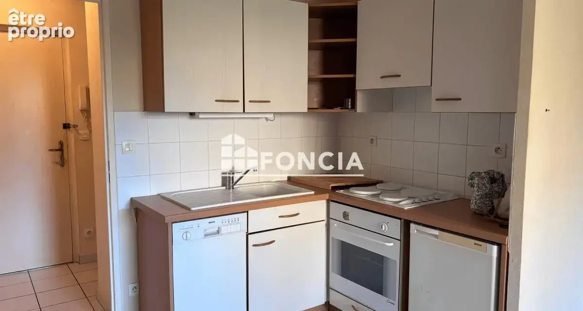 T2 avec BALCON - POSSIBILITE GARAGE dans résidence recherchée - photo 3