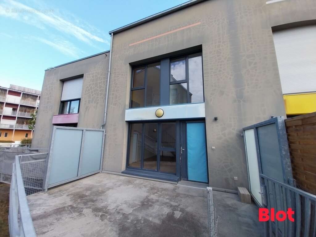 Appartement 68 m² à Pace  - photo 2
