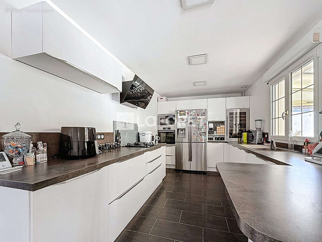 Maison à SAVIGNY-LE-TEMPLE