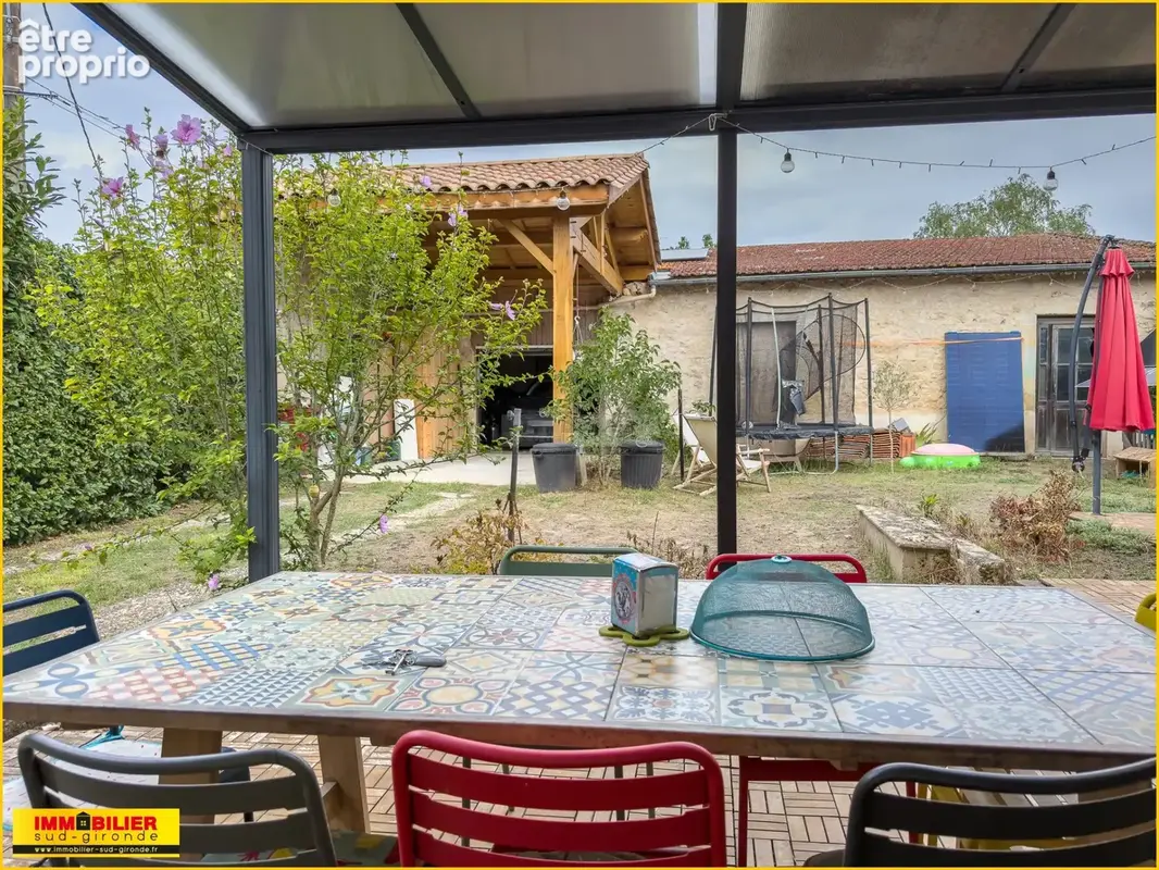 Maison de famille en pierre, rénovée avec caractère - photo 3