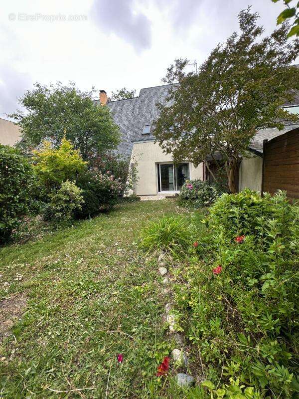 Maison à SAINTE-LUCE-SUR-LOIRE