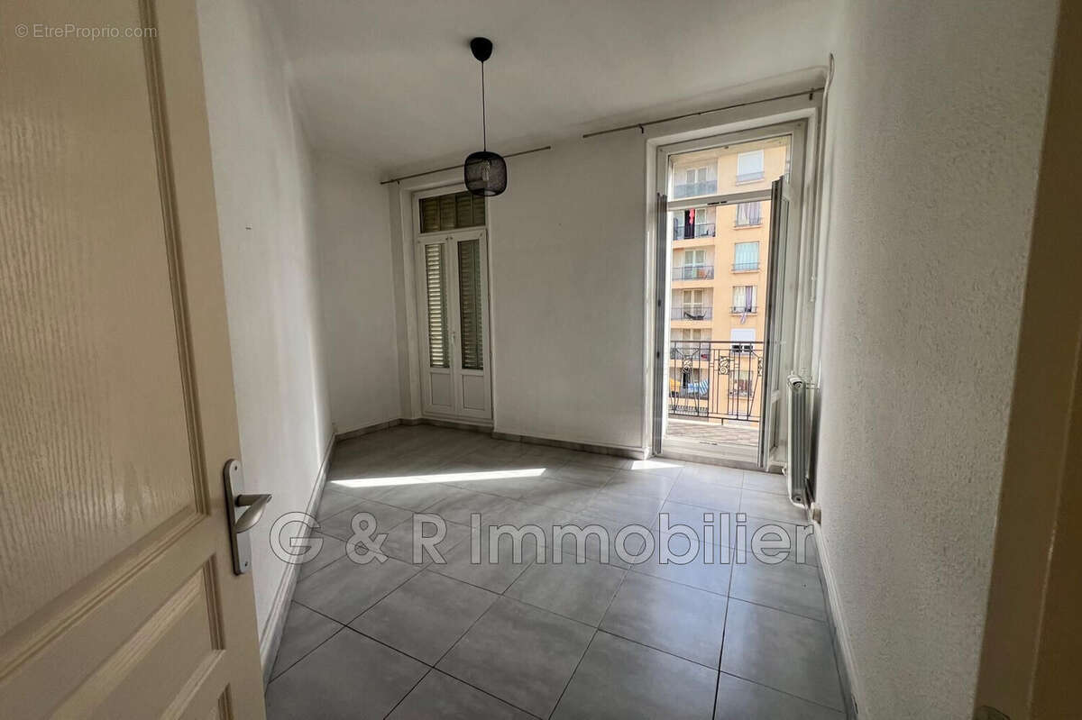 Appartement à Marseille-4e  - photo 3