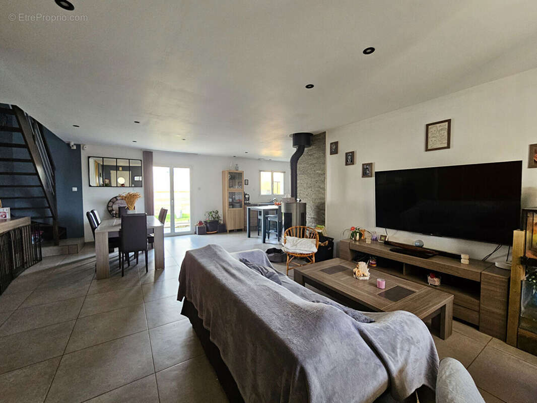 Maison à FRANQUEVILLE-SAINT-PIERRE