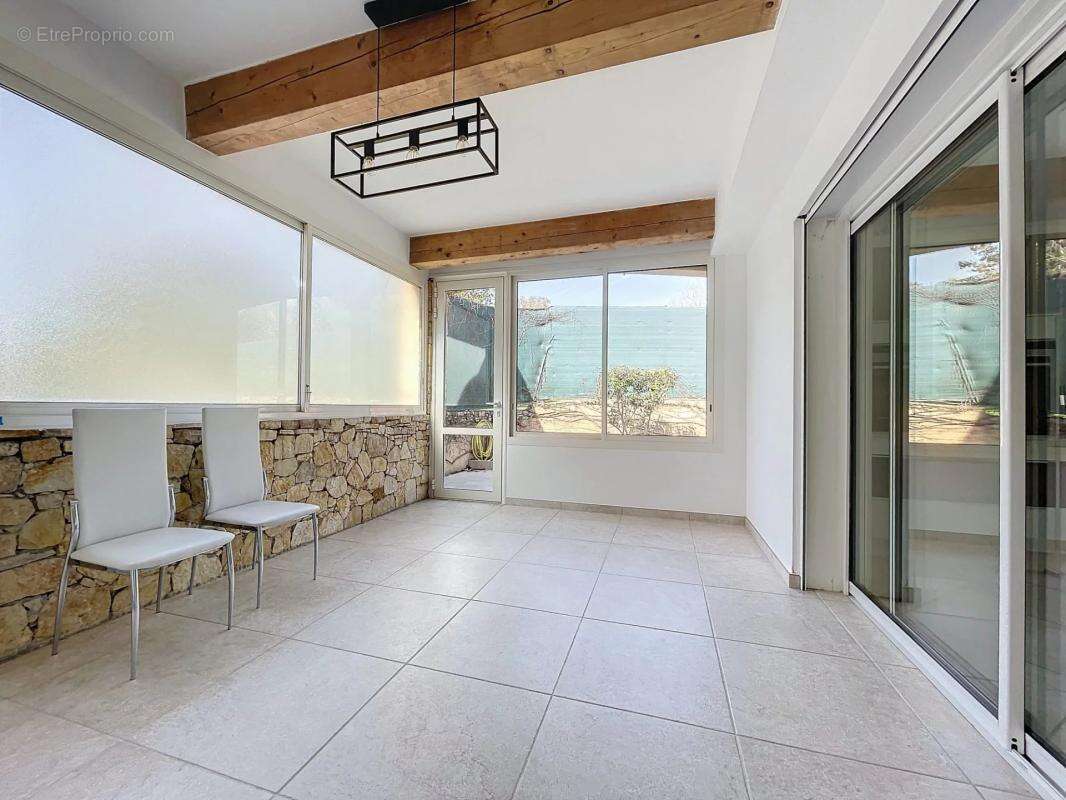 Maison à PUGET-SUR-ARGENS