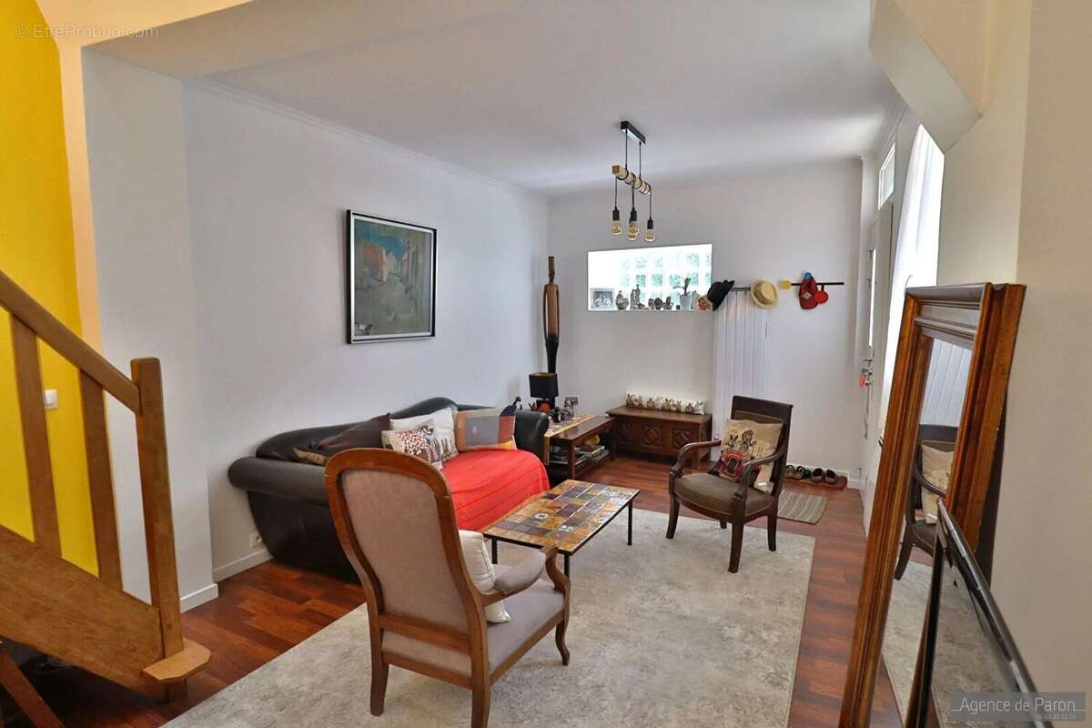 Maison à VERRIERES-LE-BUISSON