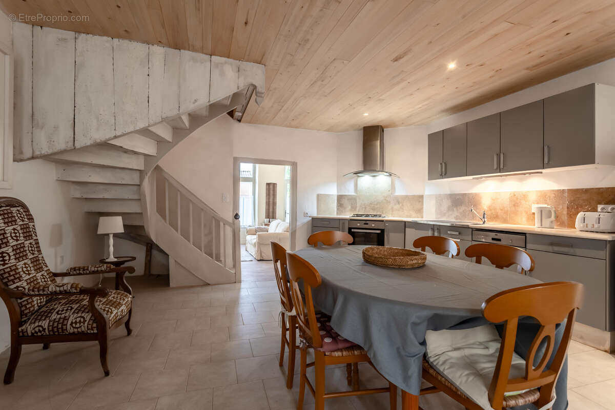 Maison de village avec jardin et garage - photo 10