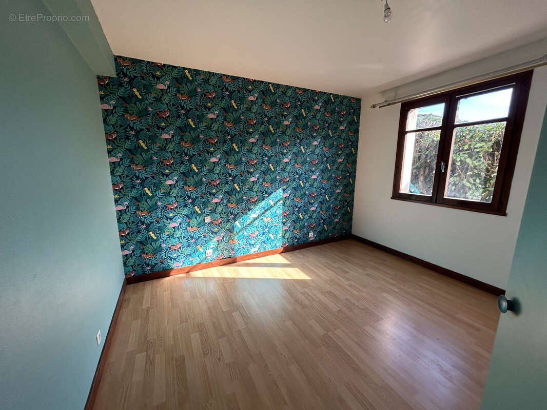 Maison familiale avec 4 chambres et jardin - proches commerces - photo 7