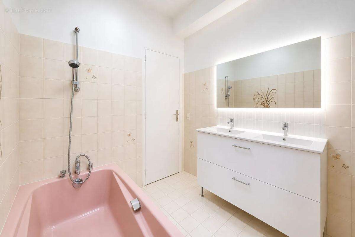 Maison spacieuse et rénovée de 291m² à Souillac - photo 19