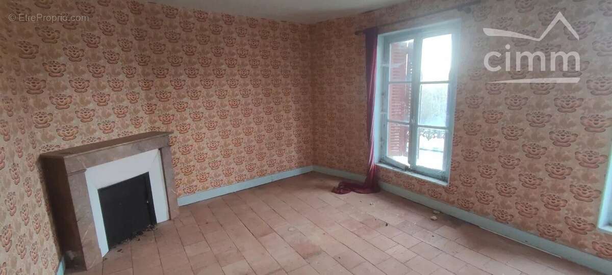 Appartement à LAVENAY
