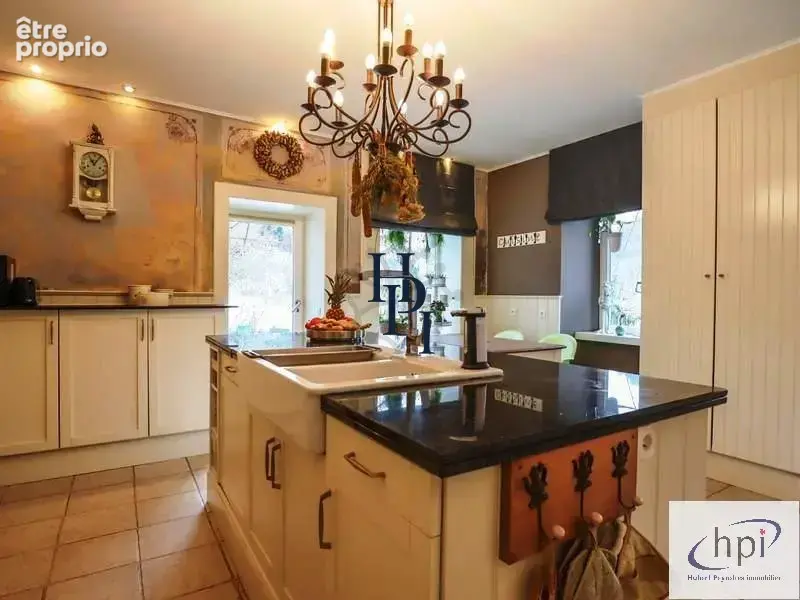 Vente ancien Prieuré transformé en Chambres d'hôtes sur terrain de 1790 m2 secteur Camarès. - photo 3