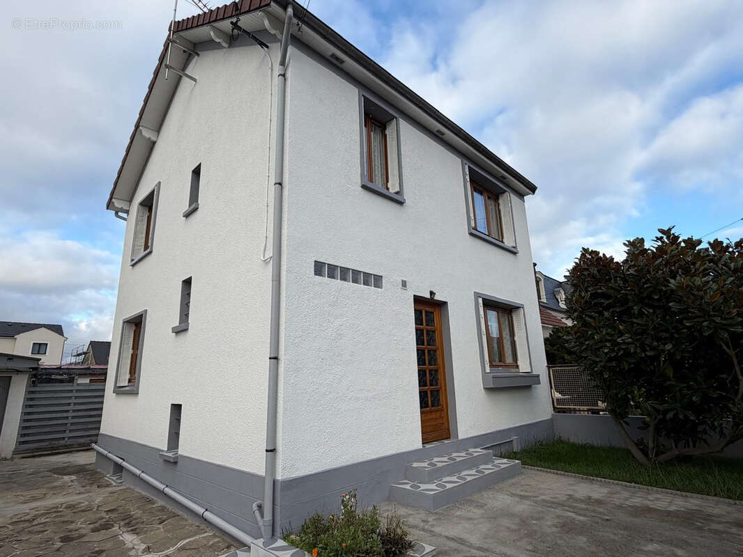 Maison à TREMBLAY-EN-FRANCE
