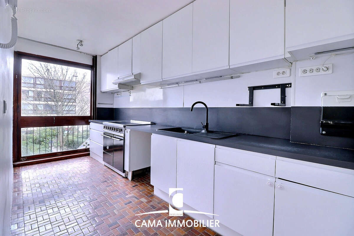 Appartement à FONTENAY-LE-FLEURY