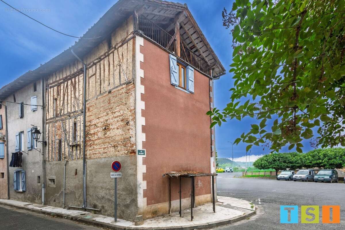 Maison de village avec garage - photo 2
