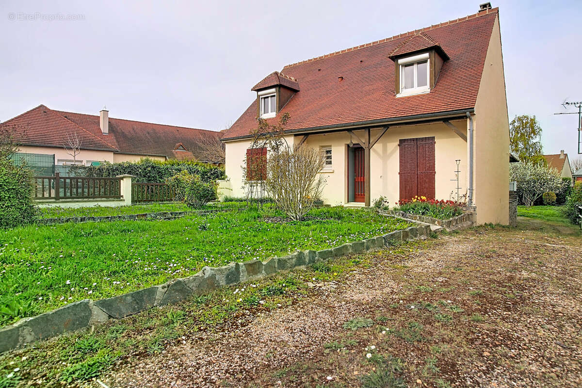 Maison à ECQUEVILLY