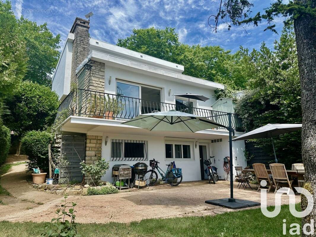 Photo 1 - Maison à LE PLESSIS-ROBINSON