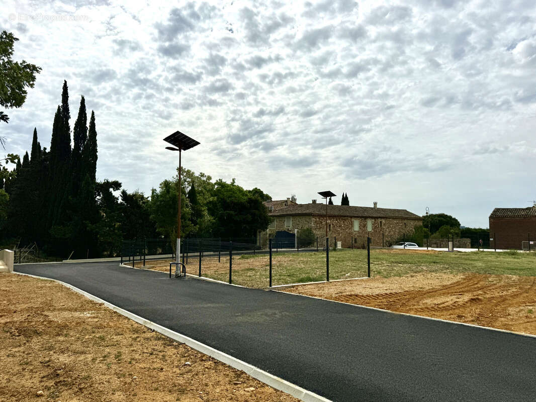 Terrain à UZES