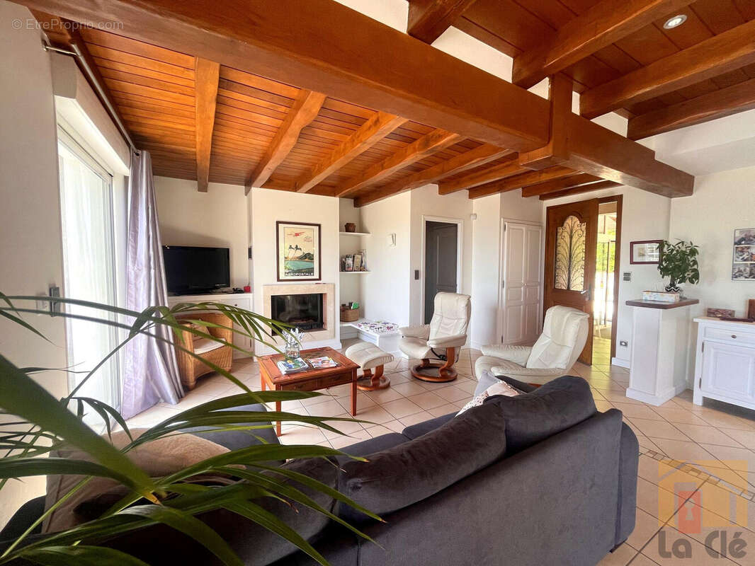 Maison à SAINT-JEAN-DE-THURAC