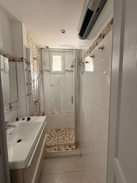 Appartement à ROGNAC