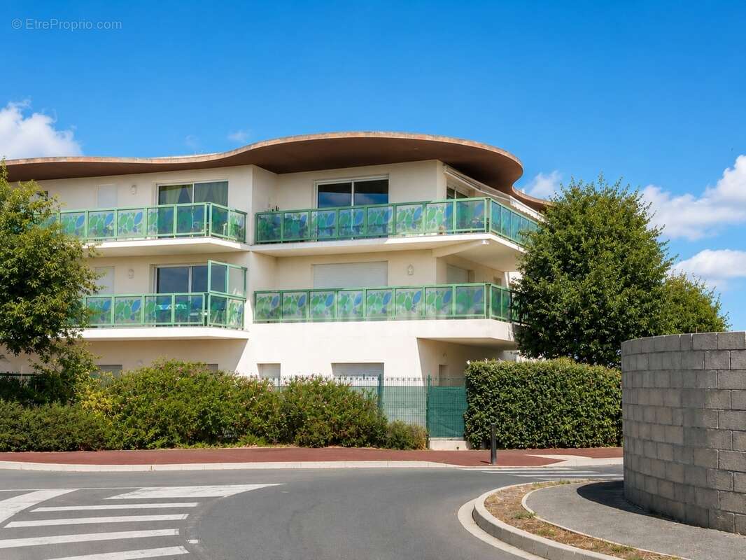 Appartement T4 de standing avec terrasse, climatisation, garage et aperçu mer - photo 11