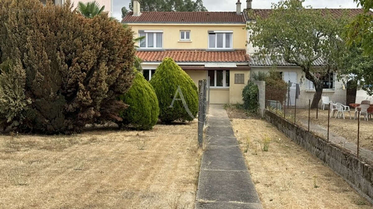 La roche sur yon maison a vendre - photo 10