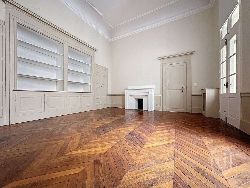 Montpellier - coeur ecusson - t4 bourgeois 202 m² - photo 3
