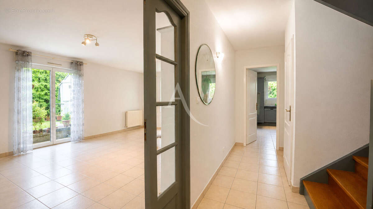 Maison Veigy Foncenex 5 pièce(s) 131.29 m2 - photo 3
