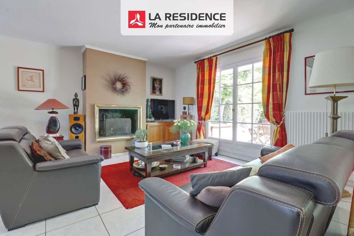 Maison à VERNEUIL-SUR-SEINE