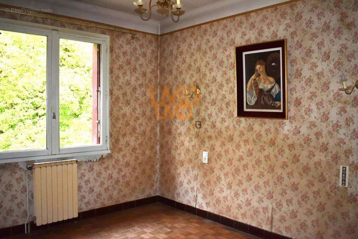 Maison à DECAZEVILLE