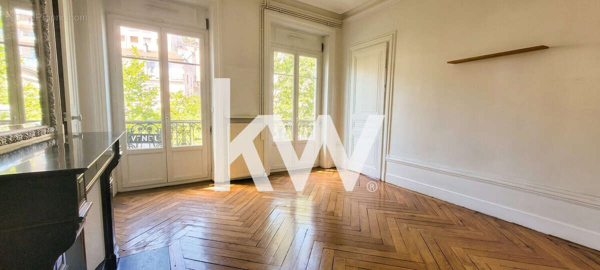 Appartement 122 m² à Saint-Etienne  - photo 3