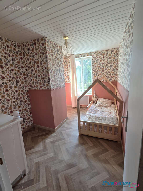 Maison à LIGUGE