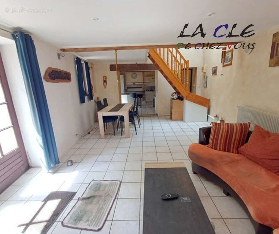 Maison à COULONGES-SUR-L'AUTIZE