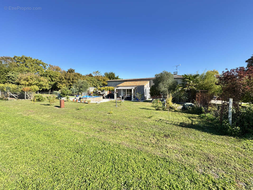 Maison à BARBEZIEUX-SAINT-HILAIRE