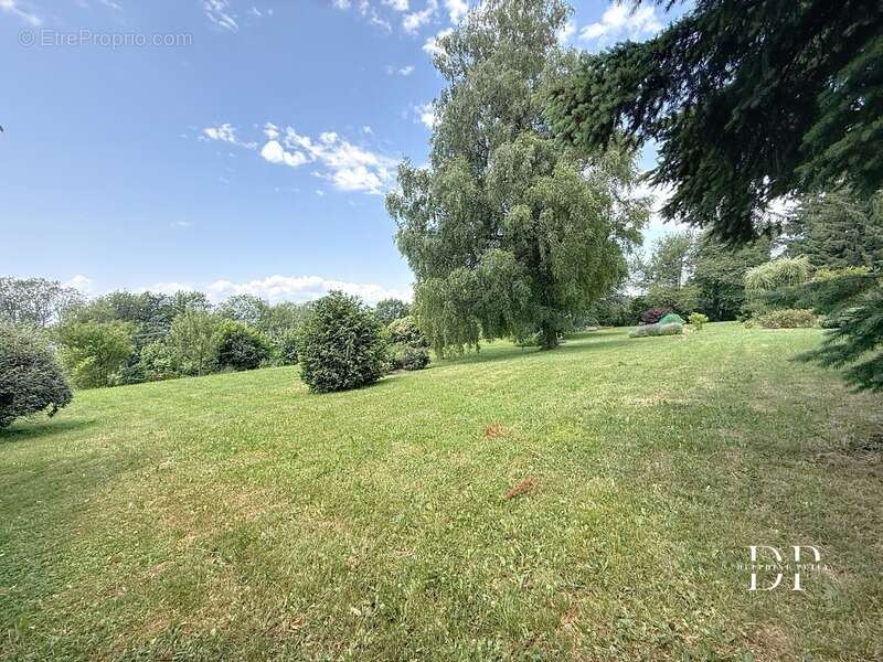 Maison à CRANVES-SALES