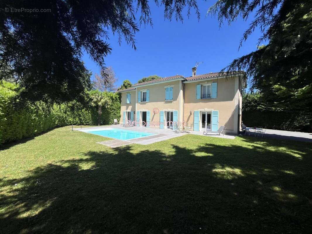 Maison à SAINT-CYR-AU-MONT-D'OR