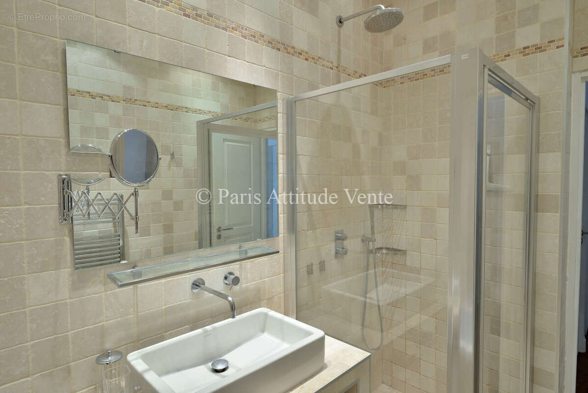 Appartement à PARIS-5E
