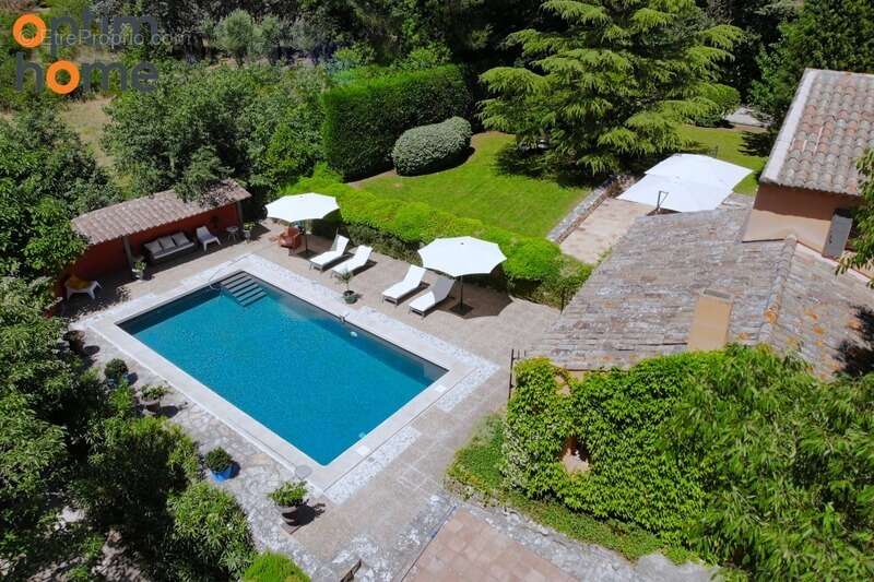 Aix-en-Provence - Superbe Mas Provençal T7 du 18ème Siècle de 275 m² entièrement rénové, sur 6000 m² de terrain, au calme et san - photo 4