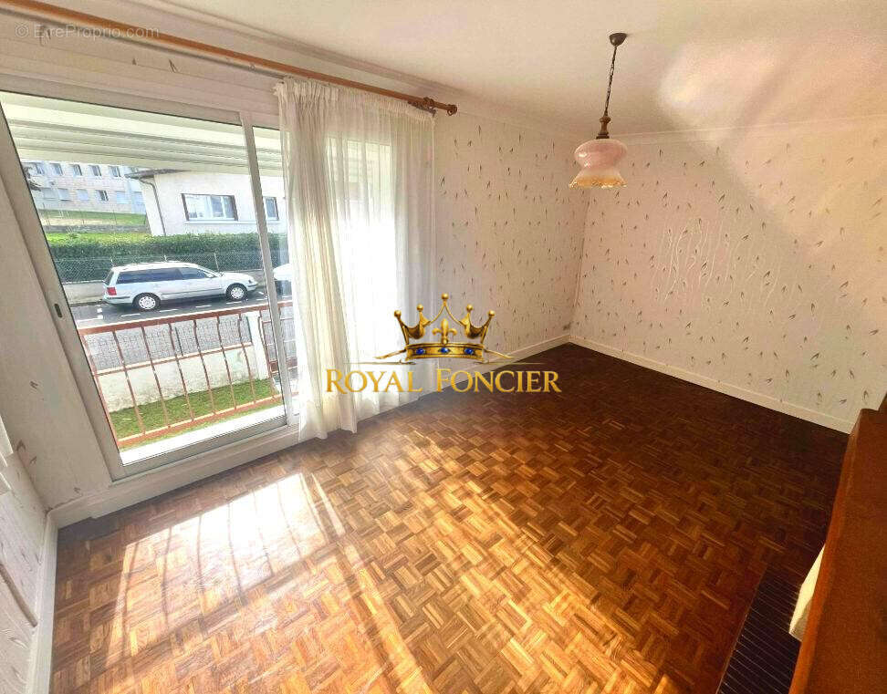 Maison 86 m² à Port-De-Piles  - photo 6